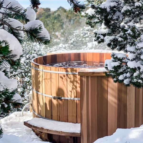 Cedar Hot Tub in the snow